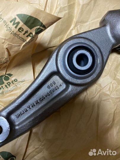 Рычаг подвески поперечный (31106878081)