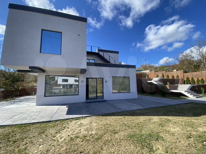 Дом 371 м² на участке 16,7 сот.