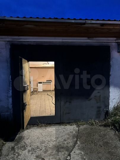 Гараж, > 30 м²