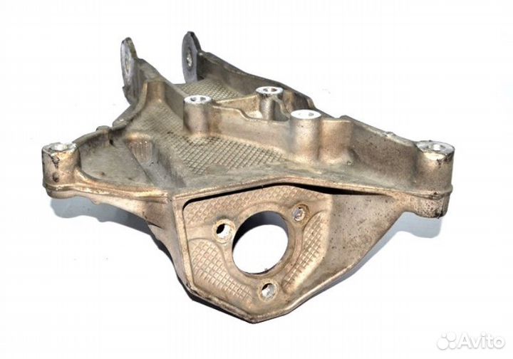 Кронштейн воздушной подушки кабины, передний правы