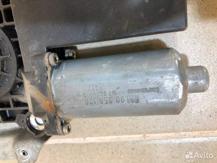 Моторчик стеклоподъемника Opel Vectra A 1988-1995