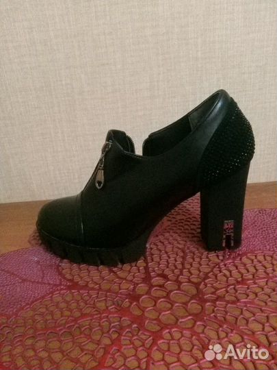 Продам ботиночки