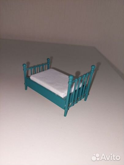 Кровать игрушечная железная