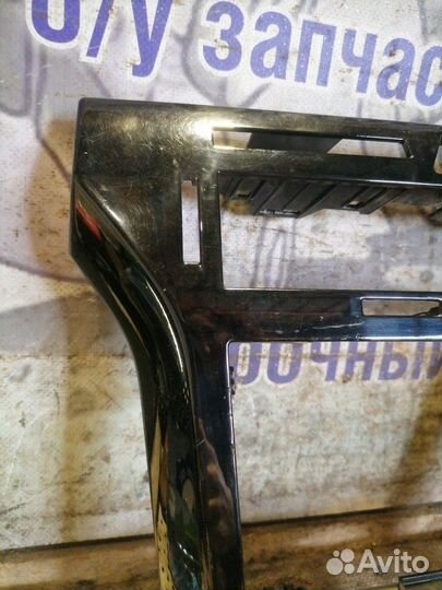 Рамка центральная в торпедо Opel Astra H