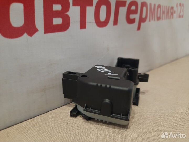 Активатор лючка бензобака Mercedes C180 C204