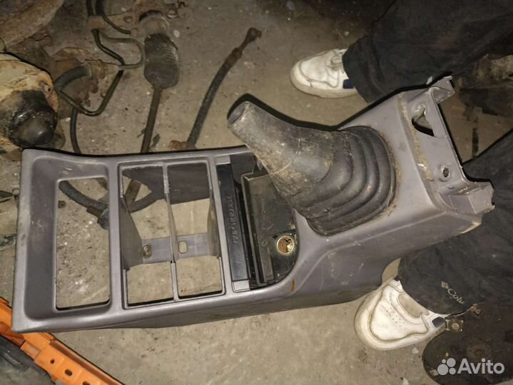 Центральная консоль Kia Avella