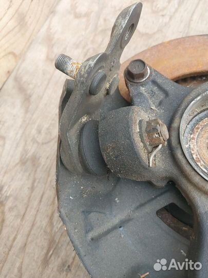 Кулак передний правый Toyota Camry XV40 ACV40