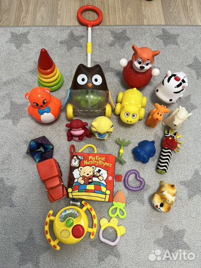 Игрушки для малыша пакетом
