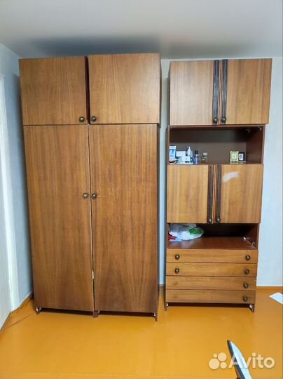 Шкаф