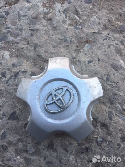 Колпачки на литые диски toyota