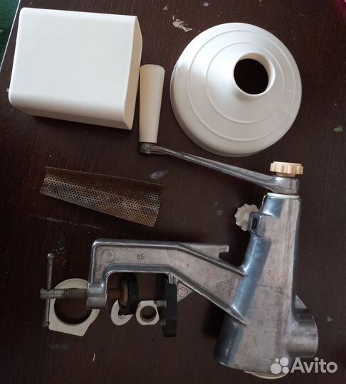 Соковыжималка шнековая ручная