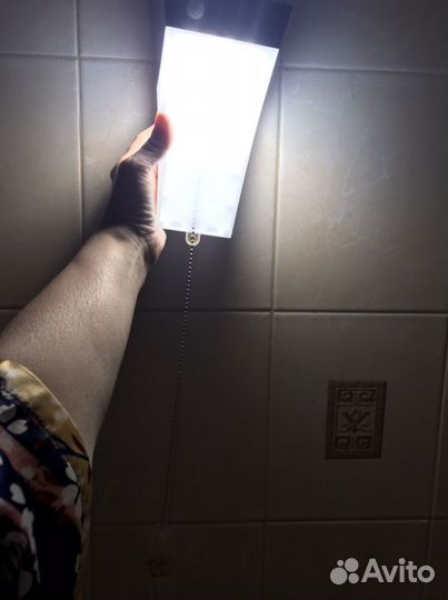 Светодиодный прожектор на солнечной батарее