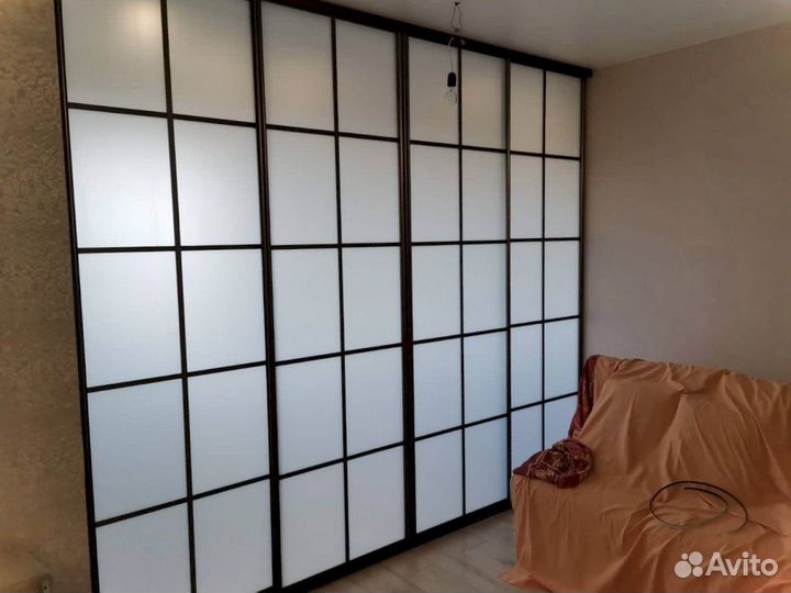 Стеклянная перегородка