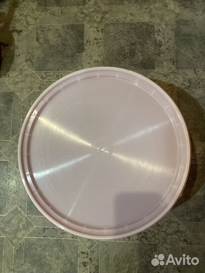 Ведро пластиковое с крышкой