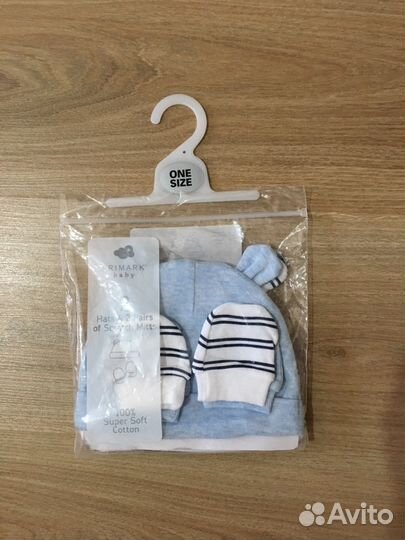 Новый комплект Primark 2 шапочки+2 пары царапок