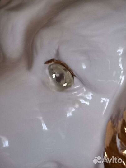 Статуэтка фарфор