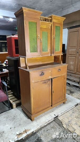 Старинный буфет
