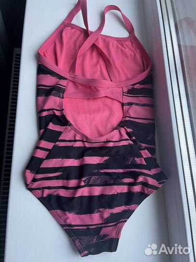 Купальники Adidas и шапочки для плавания