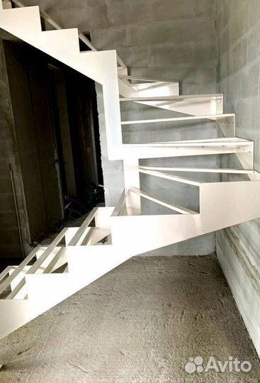 Лестница на монокосоуре