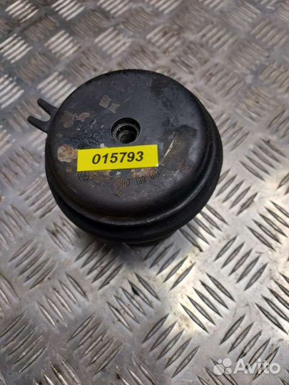 Подушка двигателя Volkswagen Passat B4 1H0199611