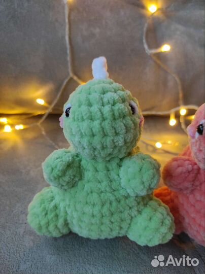 Вязаная игрушка динозаврик