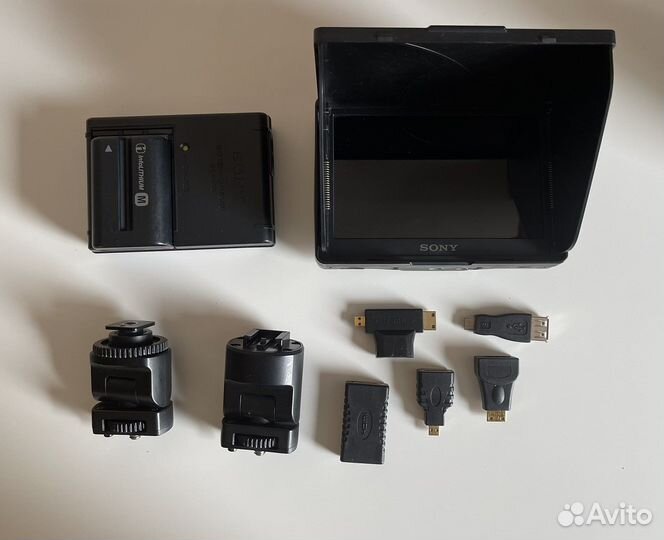 Накамерный внешний монитор Sony CLM-V55