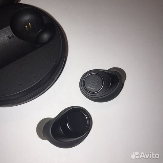 Беспроводные наушники jbl free x