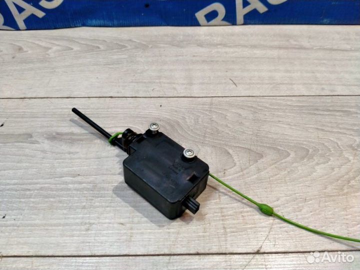 Замок лючка бензобака Bmw X5 E53 M54B30 01/2004