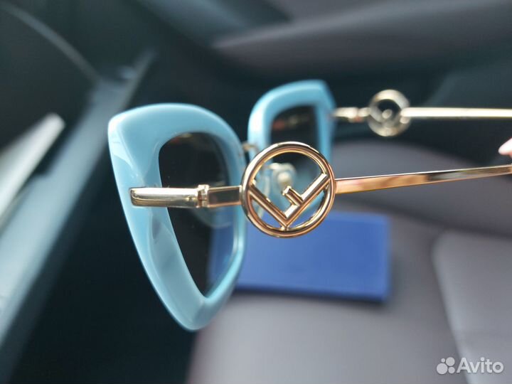 Солнцезащитные очки женские брендовые