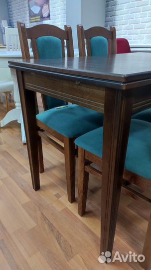 Стол деревянный со стульями