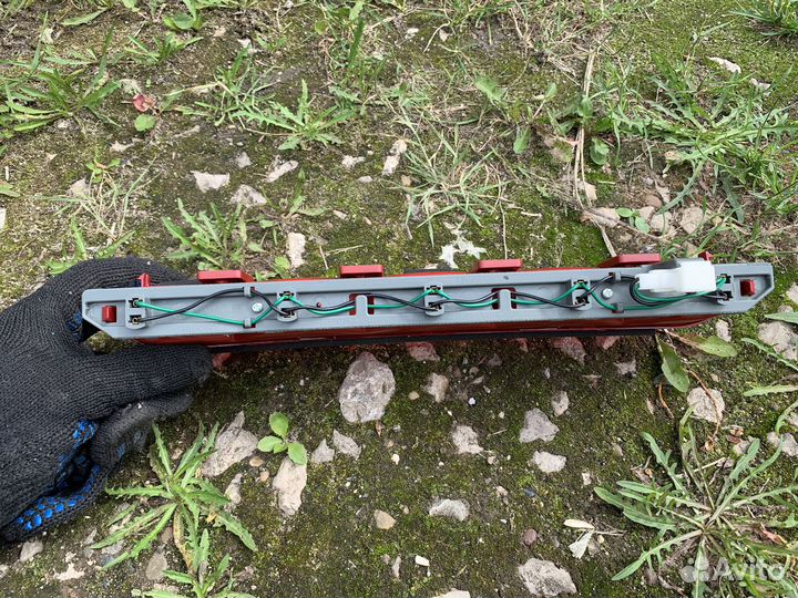 Дополнительный стоп-сигнал Kia Sportage 3