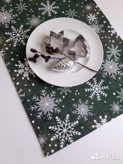Новогодняя дорожка на стол