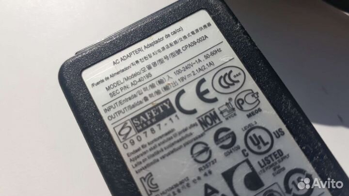 Блок питания 19V 2.1A