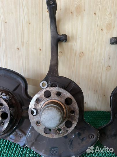 Поворотный кулак на мерседес 221