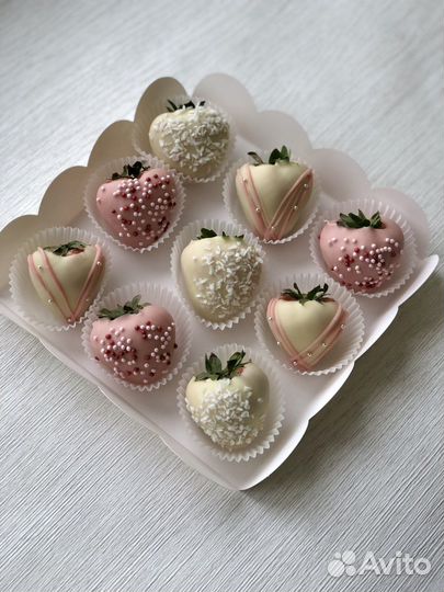 Клубника в шоколаде. Фрукты в шоколаде. Букеты