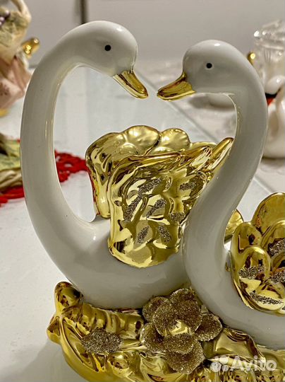 Статуэтка Белые Лебеди с золотом фарфор