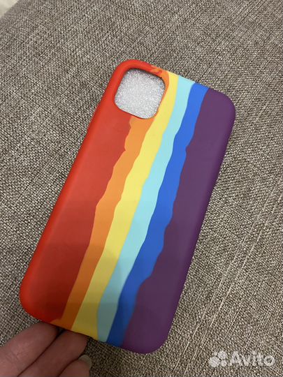 Чехлы на телефон iPhone 11