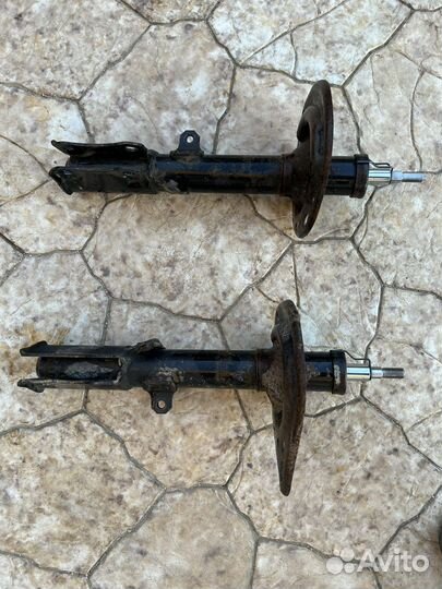 Амортизаторы toyota camry 50 задние, пара