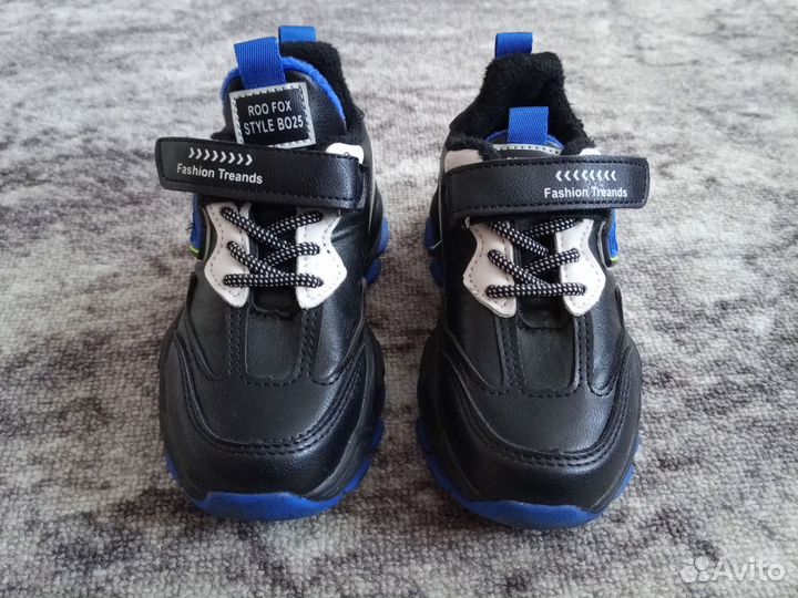 Кроссовки для мальчика 17.8 см