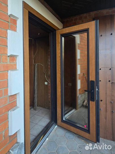 Дверь полное остекление с зеркальной тонировкой