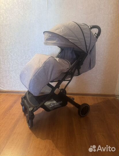 Коляска новая прогулочная