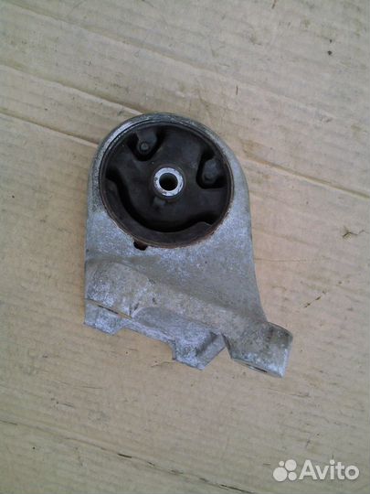 Опора кпп левая Nissan Almera Classic N16 Primera