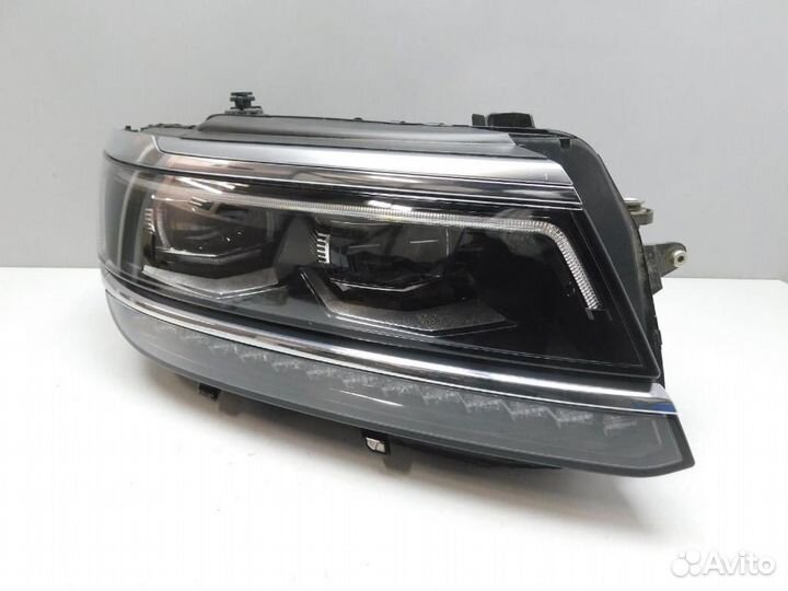 Фара правая Volkswagen Tiguan