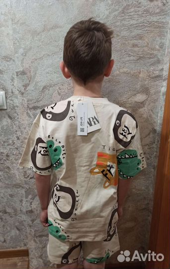 Костюм Зара новый на мальчика 110