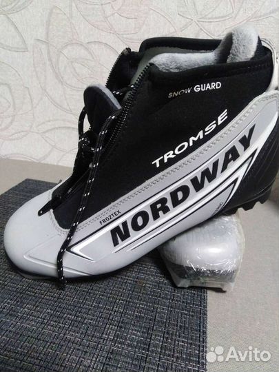 Лыжные ботинки