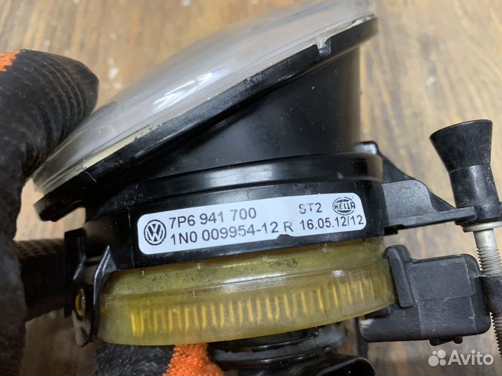 VW Touareg NF Фара противотуманная правая