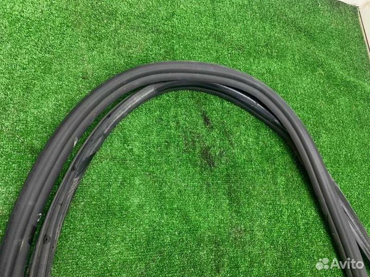 Уплотнитель сдвижной двери Ford Transit 8 MK8