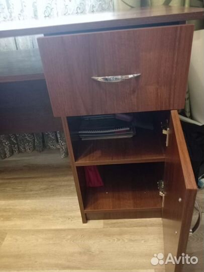 Письменный стол для школьника бу