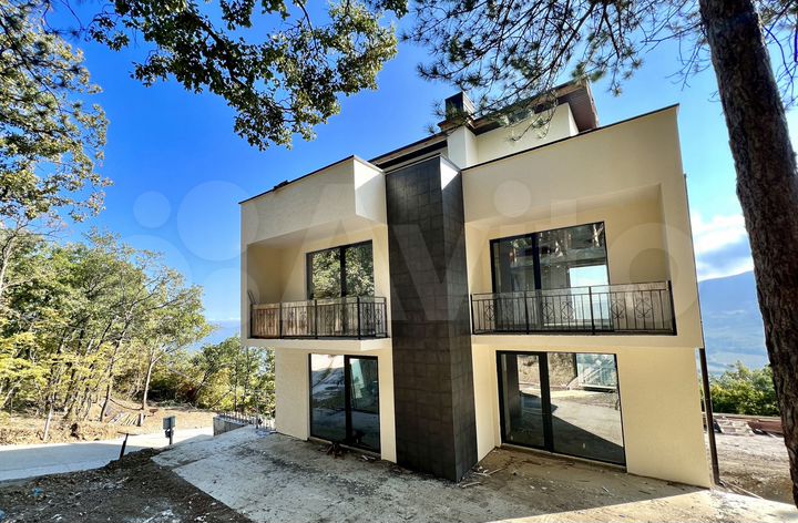 Дом 252,5 м² на участке 6 сот.