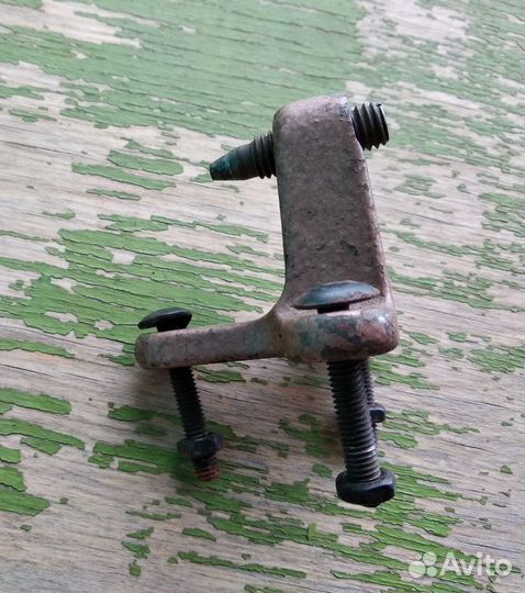 Конштейн крепления педали